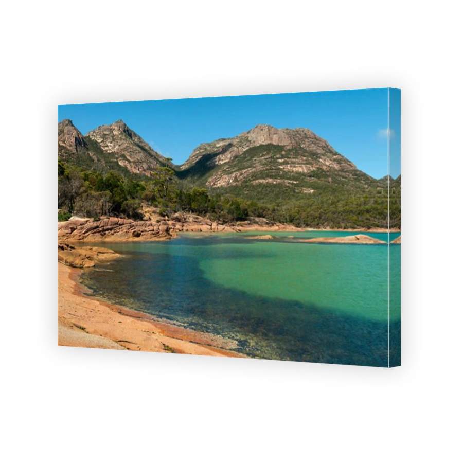 Honeymoon Bay, Freycinet NP, Tasmania, Australia