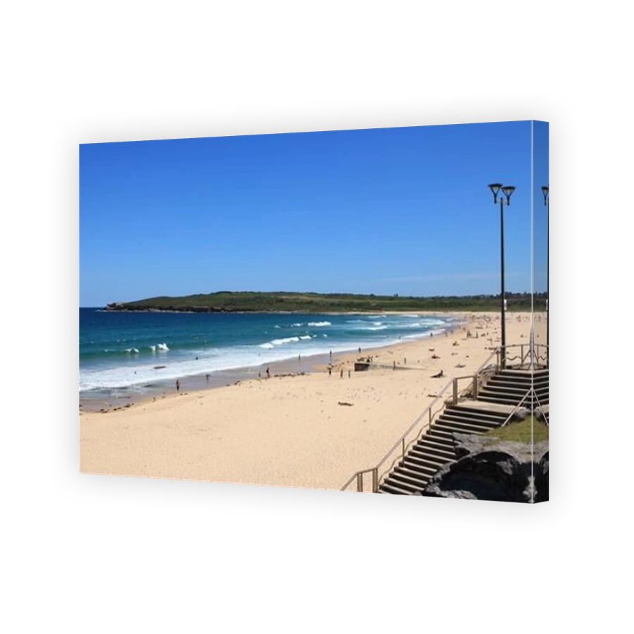 Maroubra Beach. Azure blue Pacific.