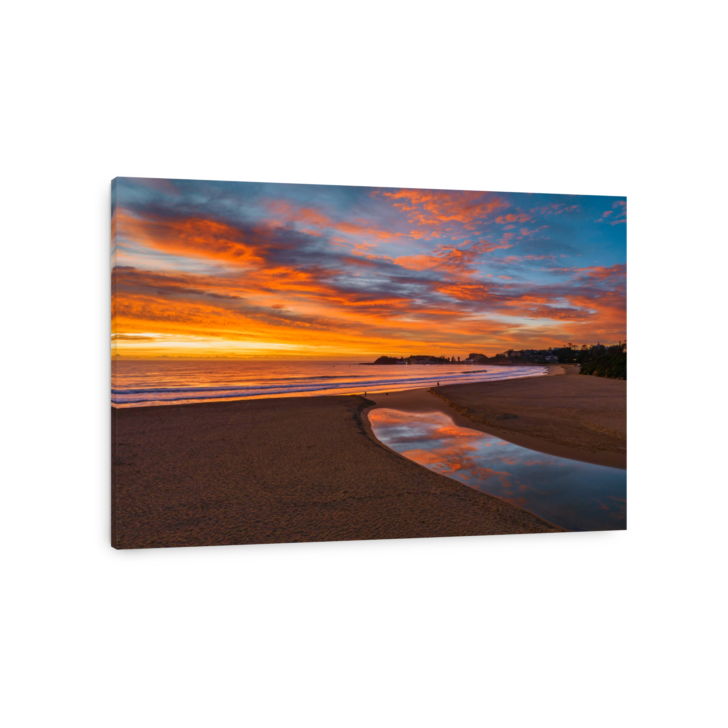 Sensational high cloud sunrise at the seaside