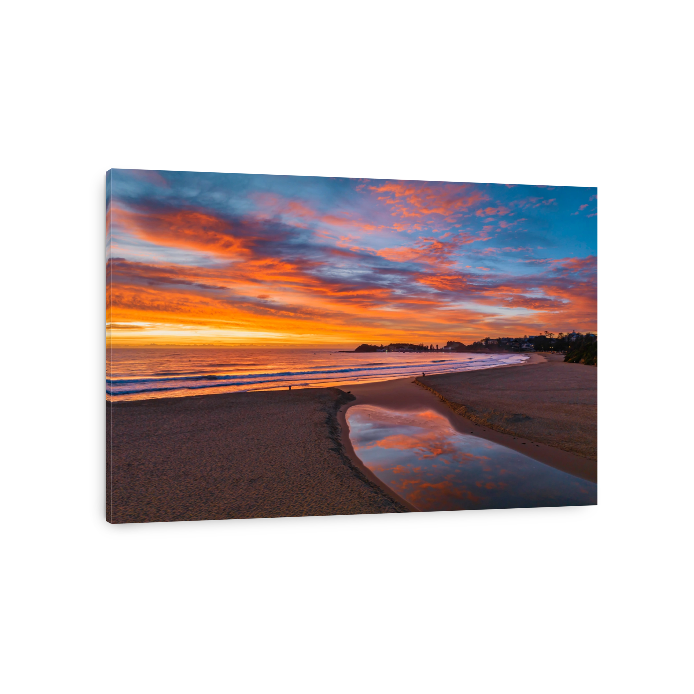 Sensational high cloud sunrise at the seaside