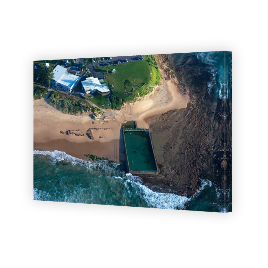 The beautifully scenic Bulli Ocean Pool located on the Illawarra coastline, NSW, Australia. It is one of many historic rock pools along the South Coast.