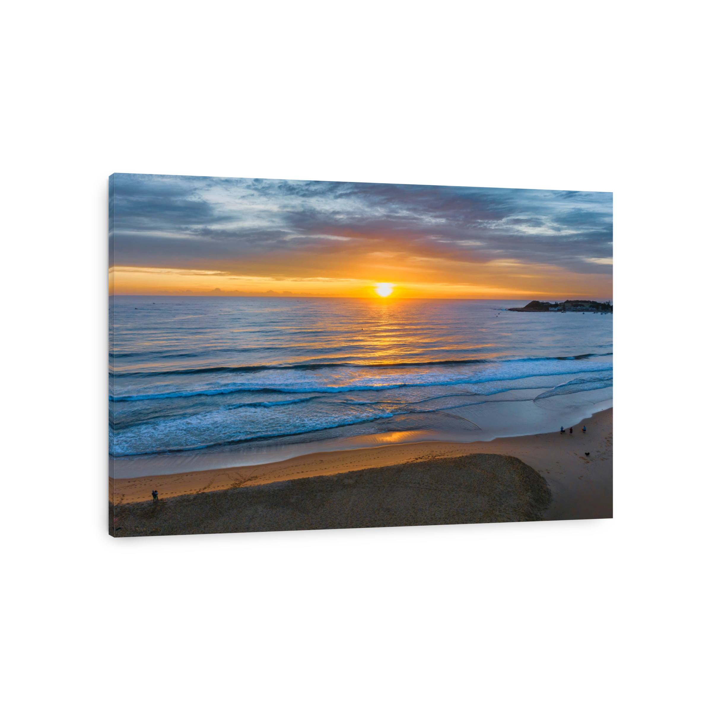 Sensational high cloud sunrise at the seaside
