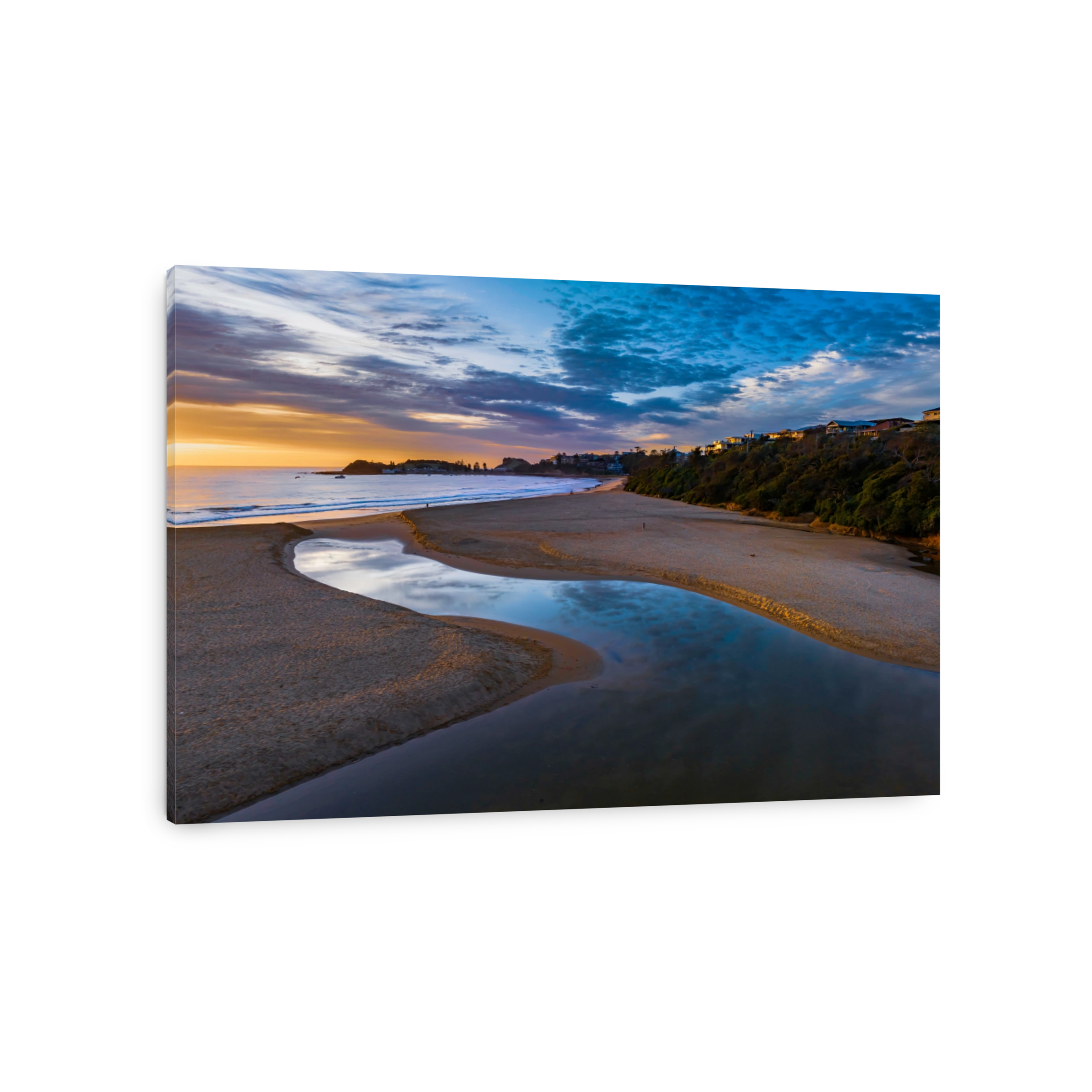 Sensational high cloud sunrise at the seaside