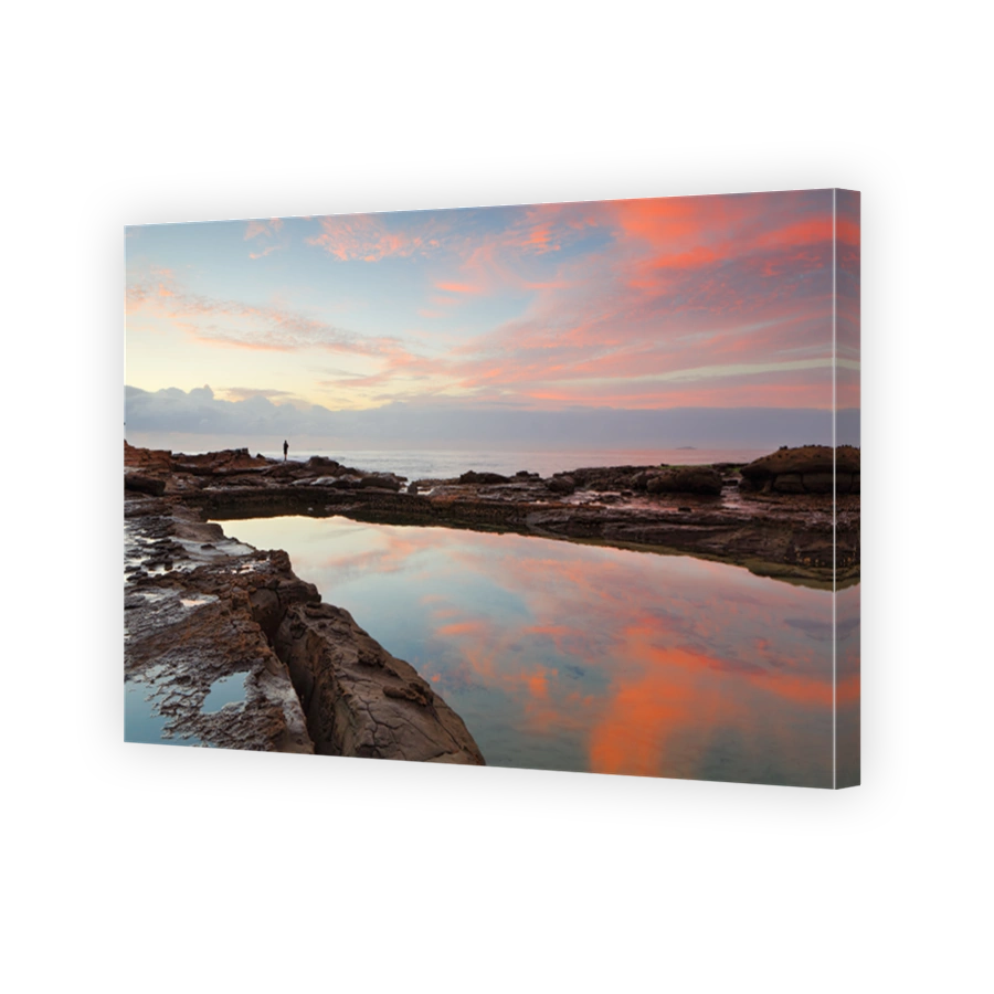 Wollongong Harbour rocks and natural rockpool