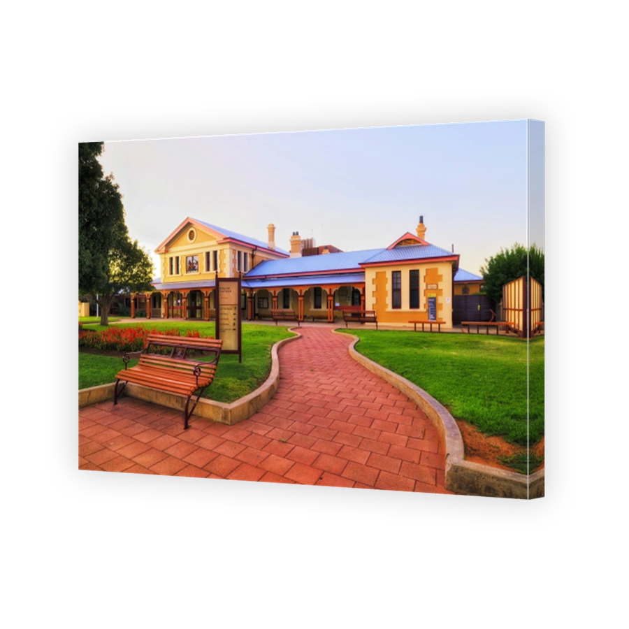 BH Court house set