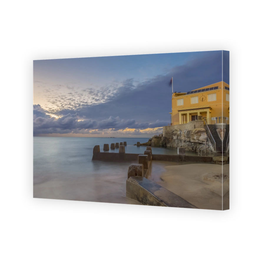 Serene Sunrise at Coogee Pool