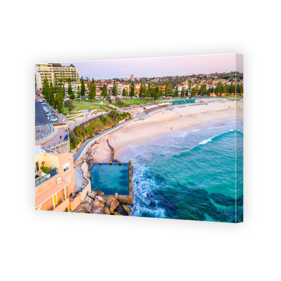 Coogee Beach and Ross Jones Memorial Rock Pool