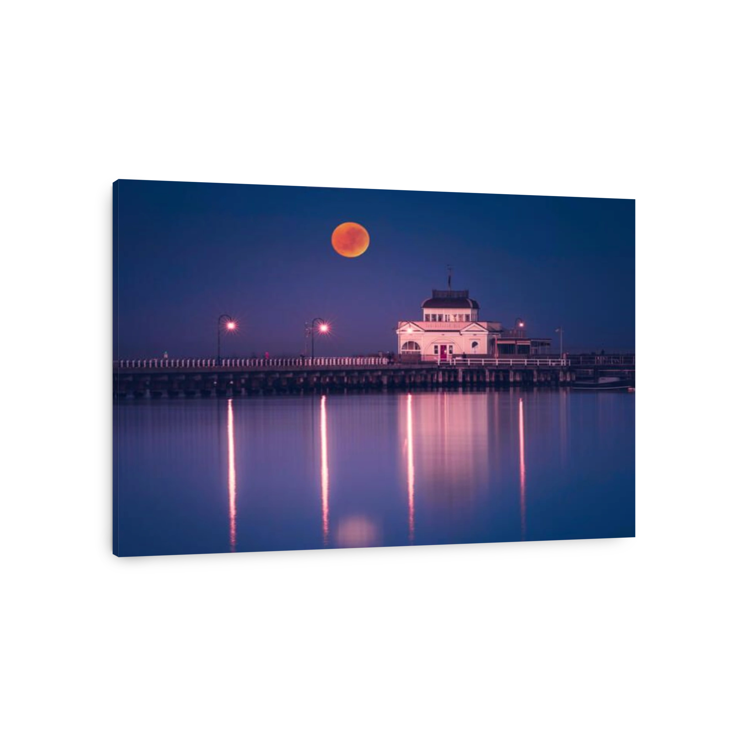 Total lunar eclipse 28-Jul-2018 - St Kilda beach, Melbourne