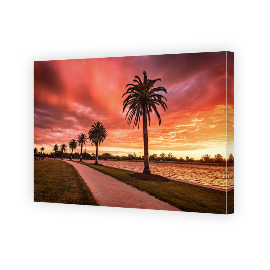The sunset view of the Albert Lake in Melbourne under the rosy clouds and romantic sky