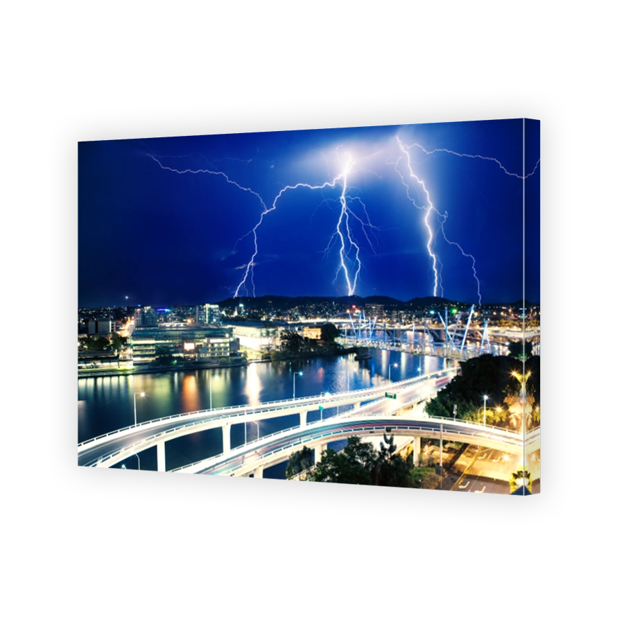 Multiple eletric lightning strikes over river in Brisbane