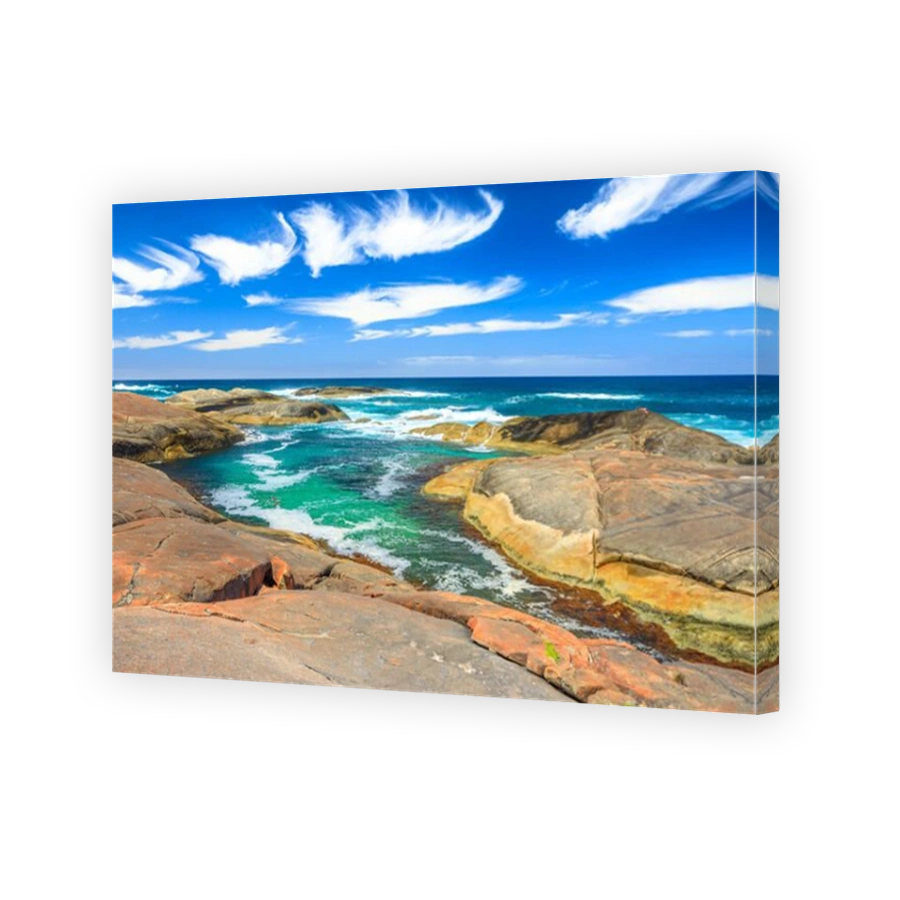 The rounded rock boulders along the popular Elephant Rocks Walk from Greens Pool to Elephant Cove Beach in William Bay National Park, Western Australia. Great Southern Ocean coastline.