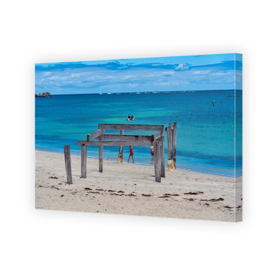 Hamelin Bay, a vast expanse of bright white sand, turquoise waters filled with marine life, and spectacular coastal cliff walks.