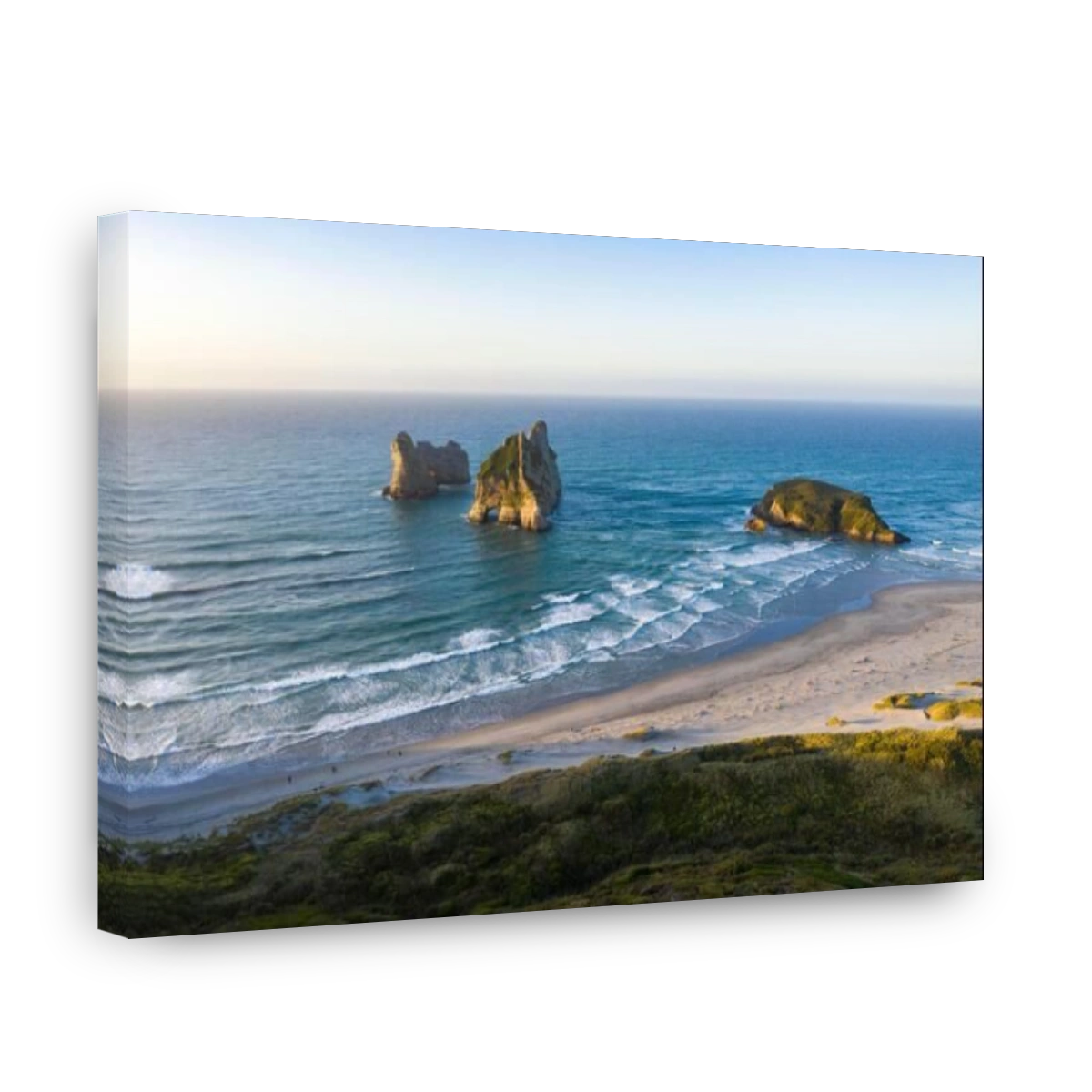 Rock island on Wharariki beach, Wharariki Beach, Golden Bay, Southland, New Zealand