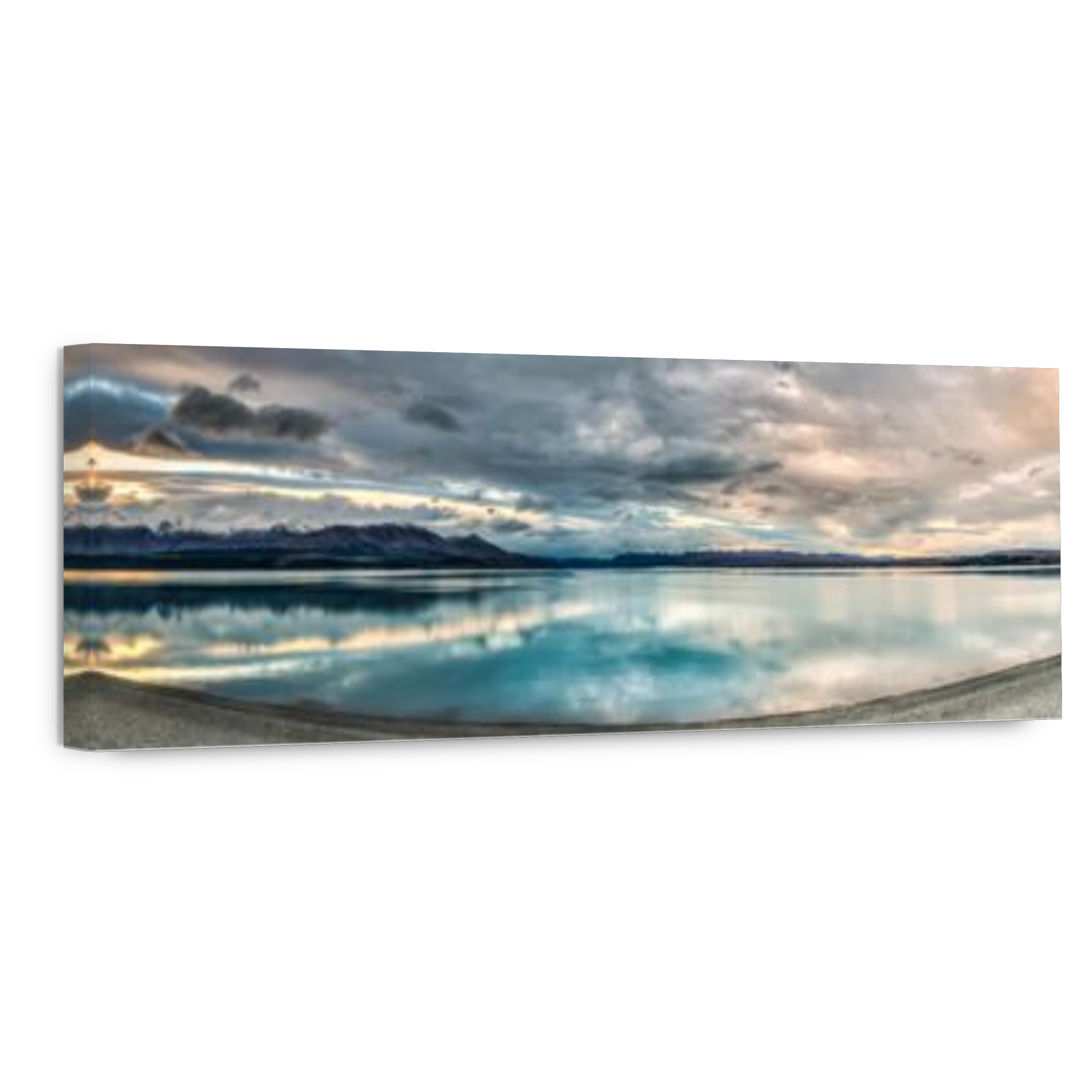 The beautiful Lake Pukaki in New Zealand