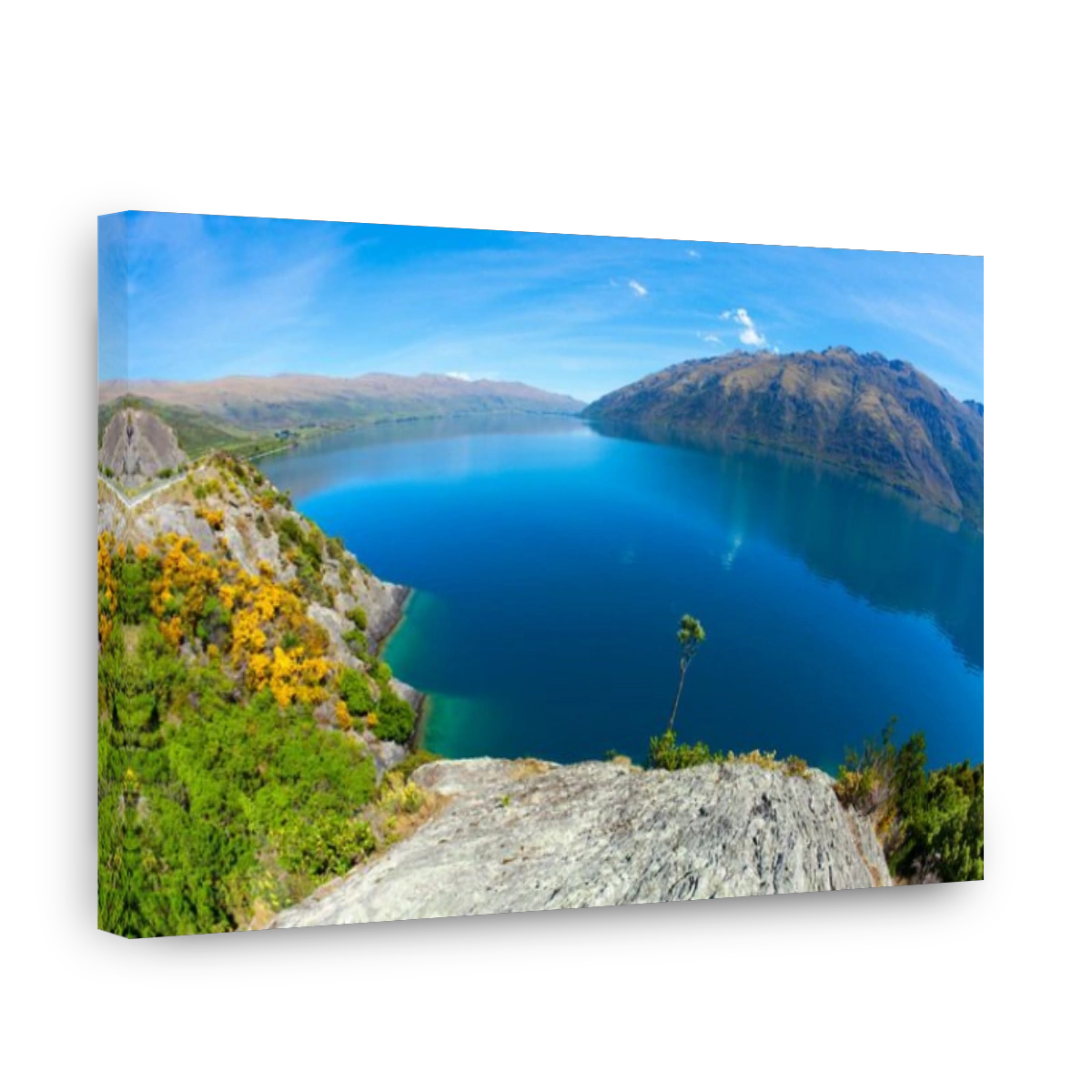 Fisheye image of the mountains surrounding Lake Wakatipu in New Zealand