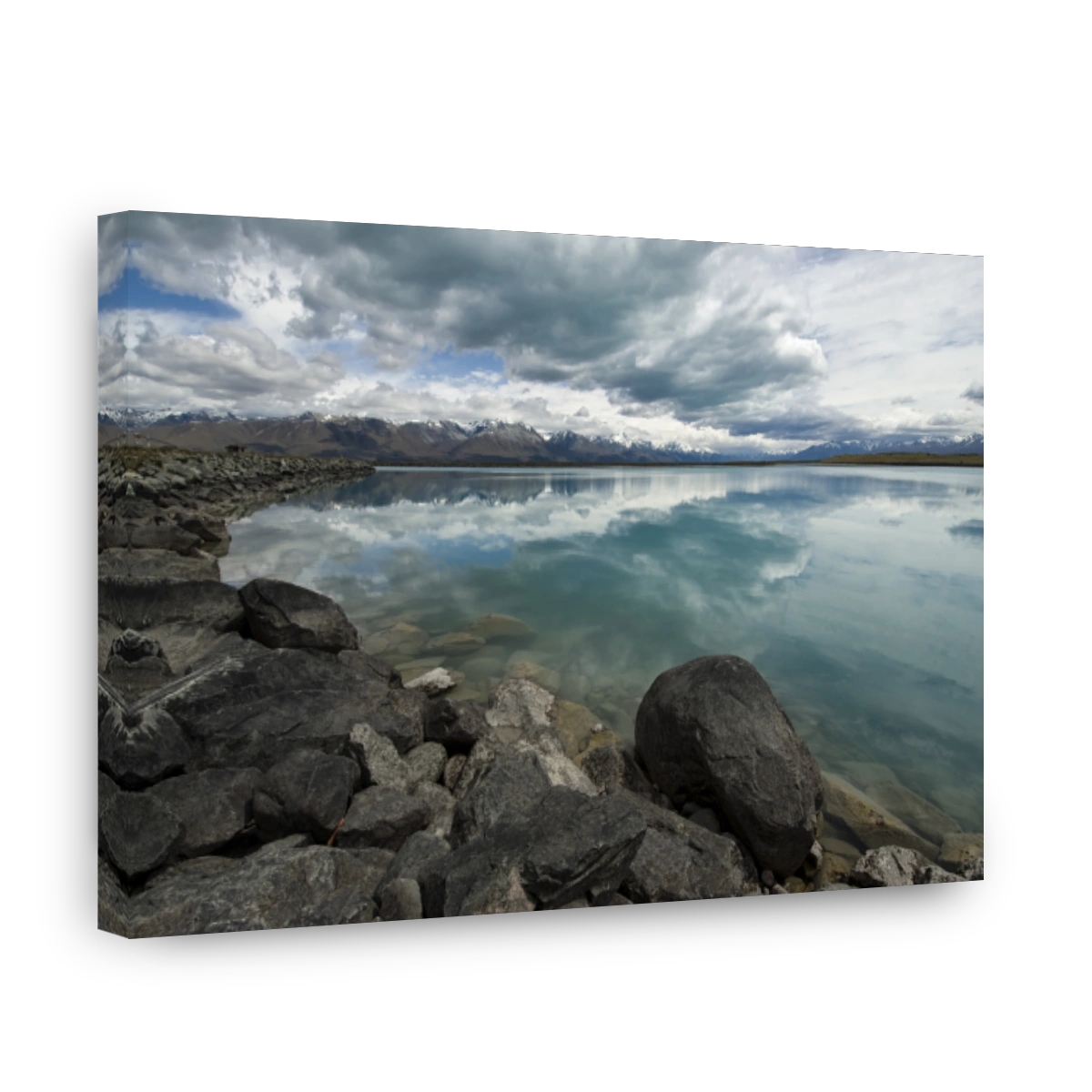 Serene Lake Pukaki Reflections in New Zealand