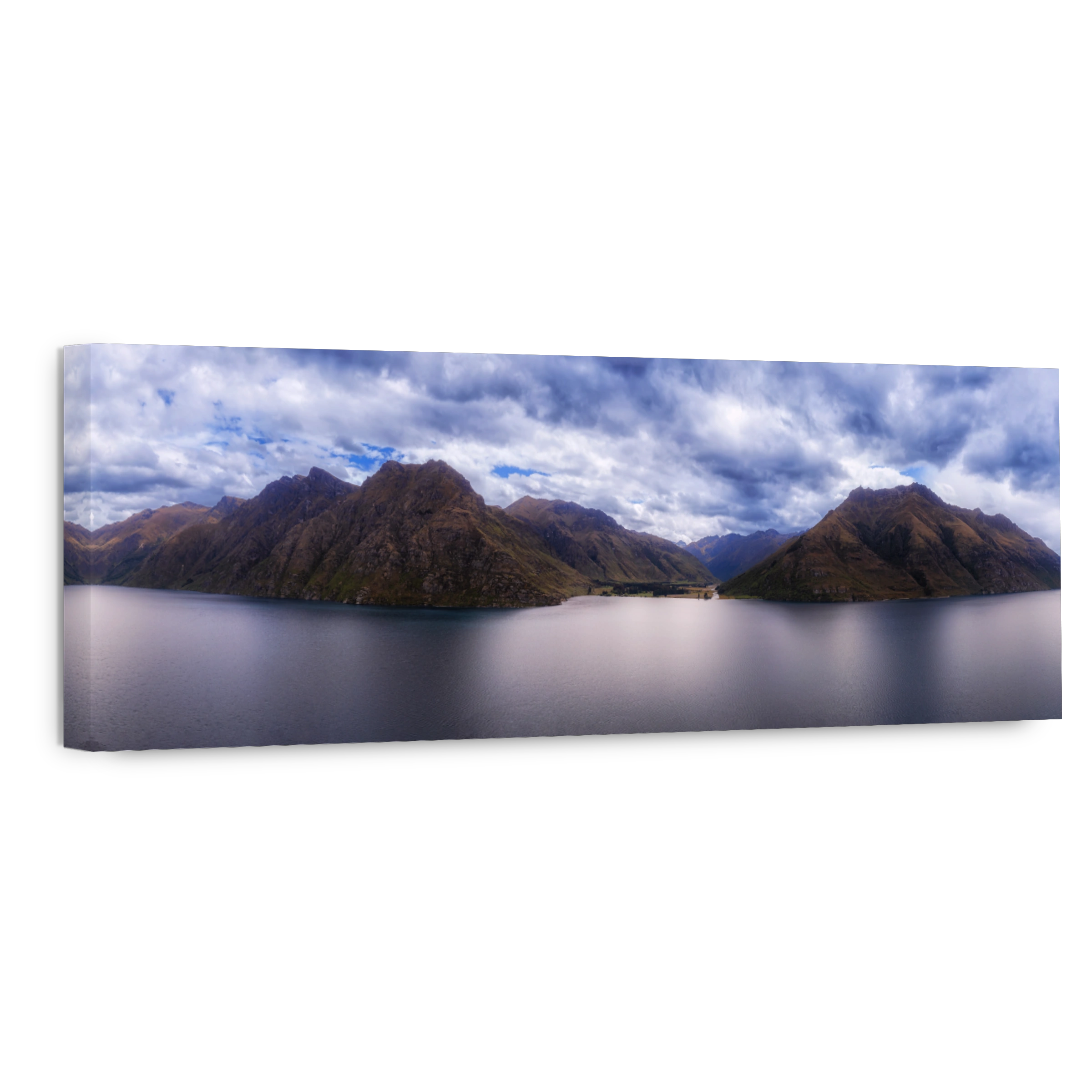 Serene Lake Wakatipu Panorama in New Zealand