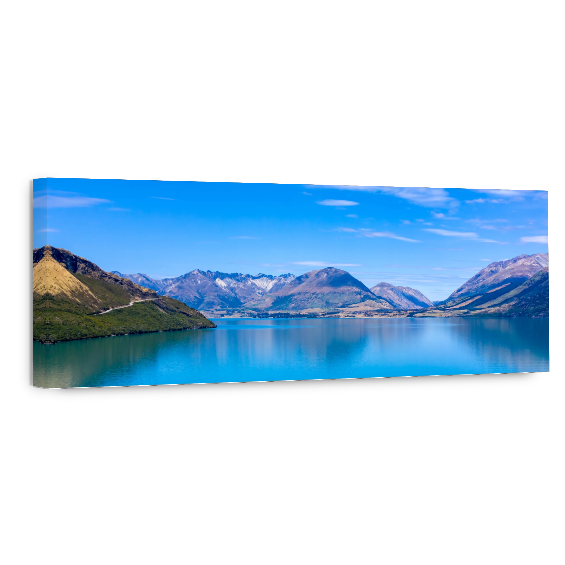 Turquoise Lake Wakatipu in Southern Alps, New Zealand