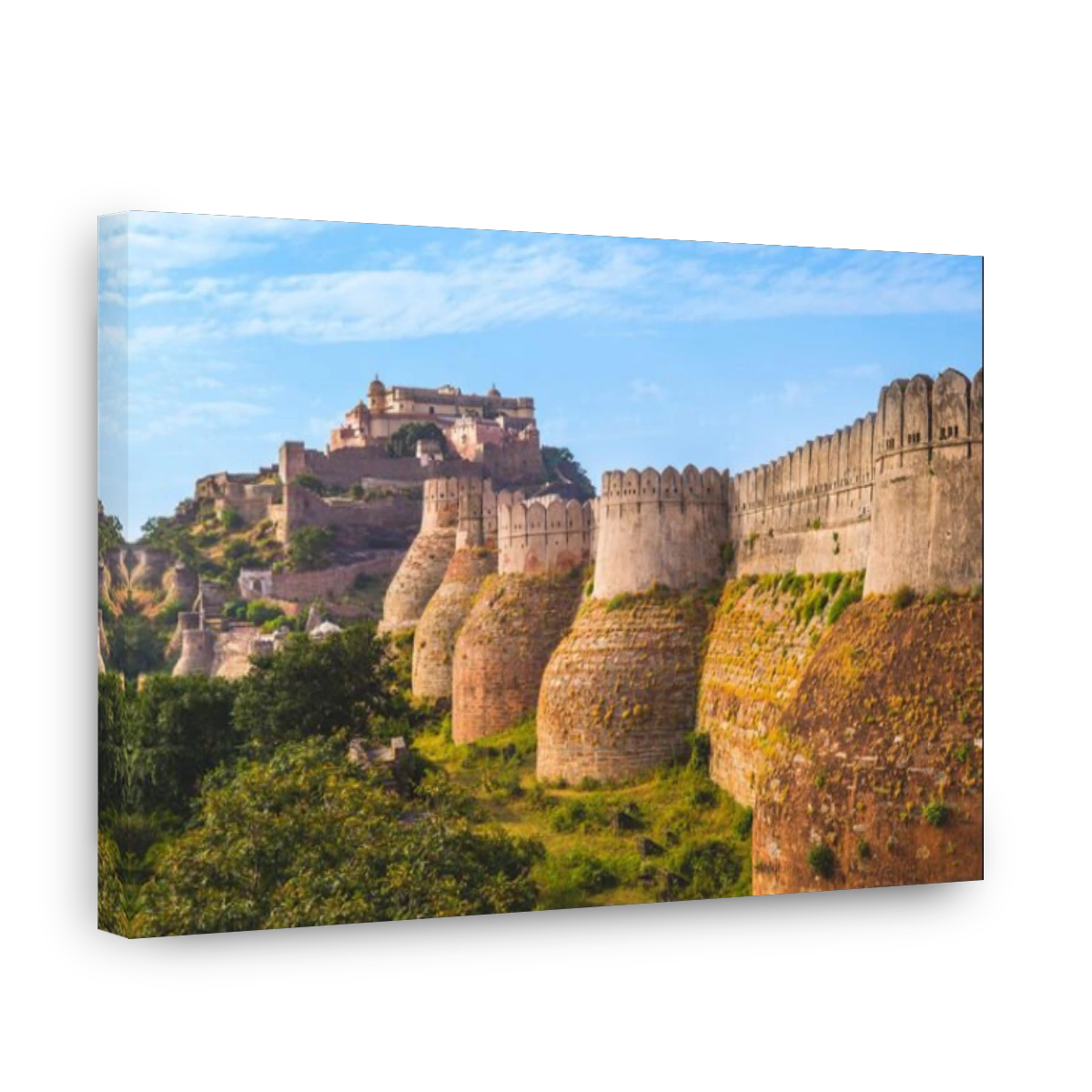 Kumbhalgarh fort and wall in rajasthan, india