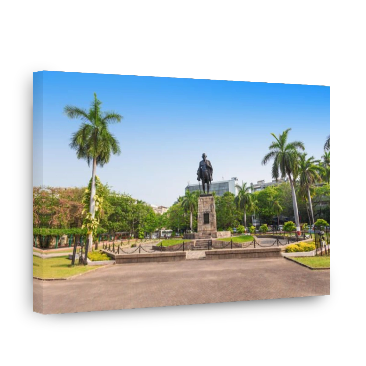 Mahatma Gahdhi statue in the center of Mumbai, India