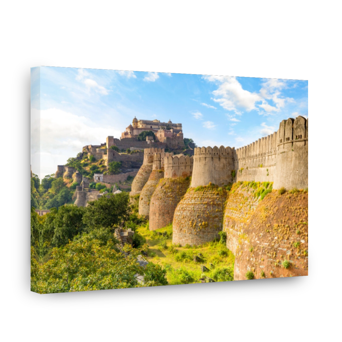 Kumbhalgarh fort and wall in rajasthan, india