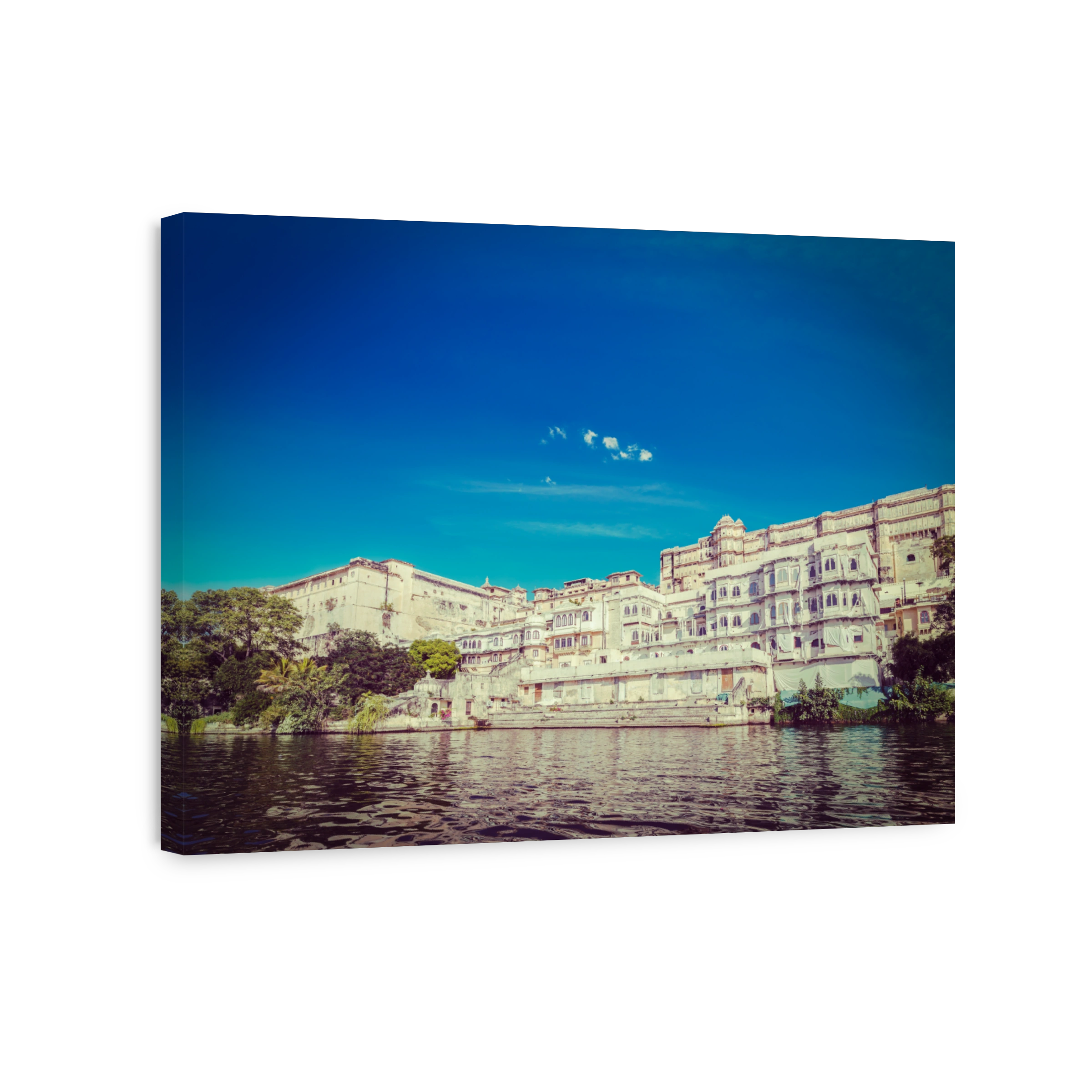 City Palace view from the lake. Udaipur, Rajasthan, India