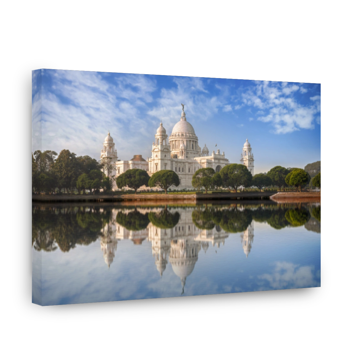 Victoria Memorial Kolkata with water reflection