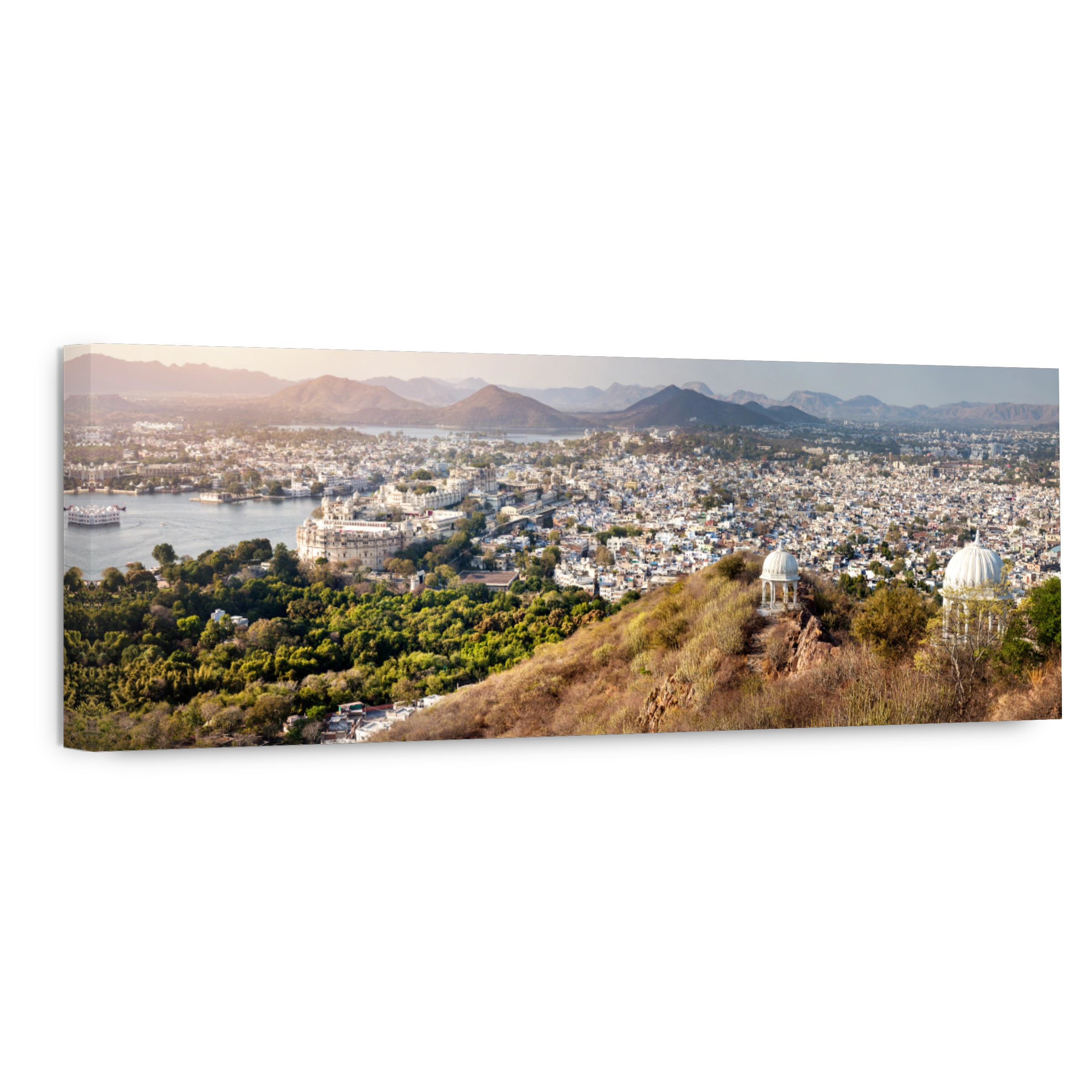 Lake Pichola and City Palace in India