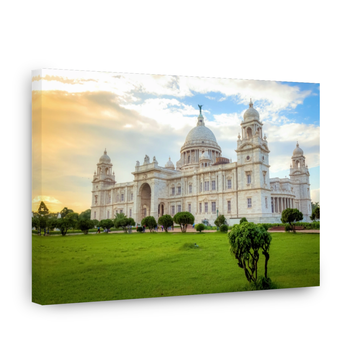 Victoria Memorial ancient white marble monument at Kolkata at sunset