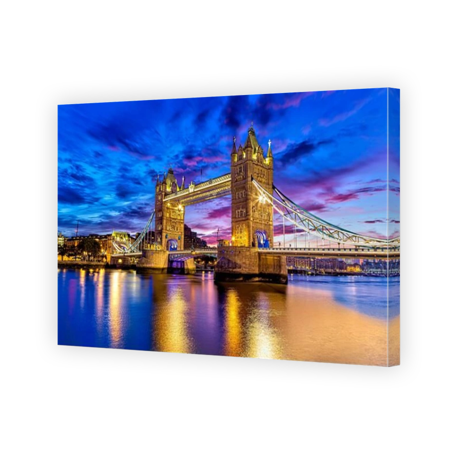 Tower Bridge, London. An iconic London landmark and one of Britain's best loved historic sites