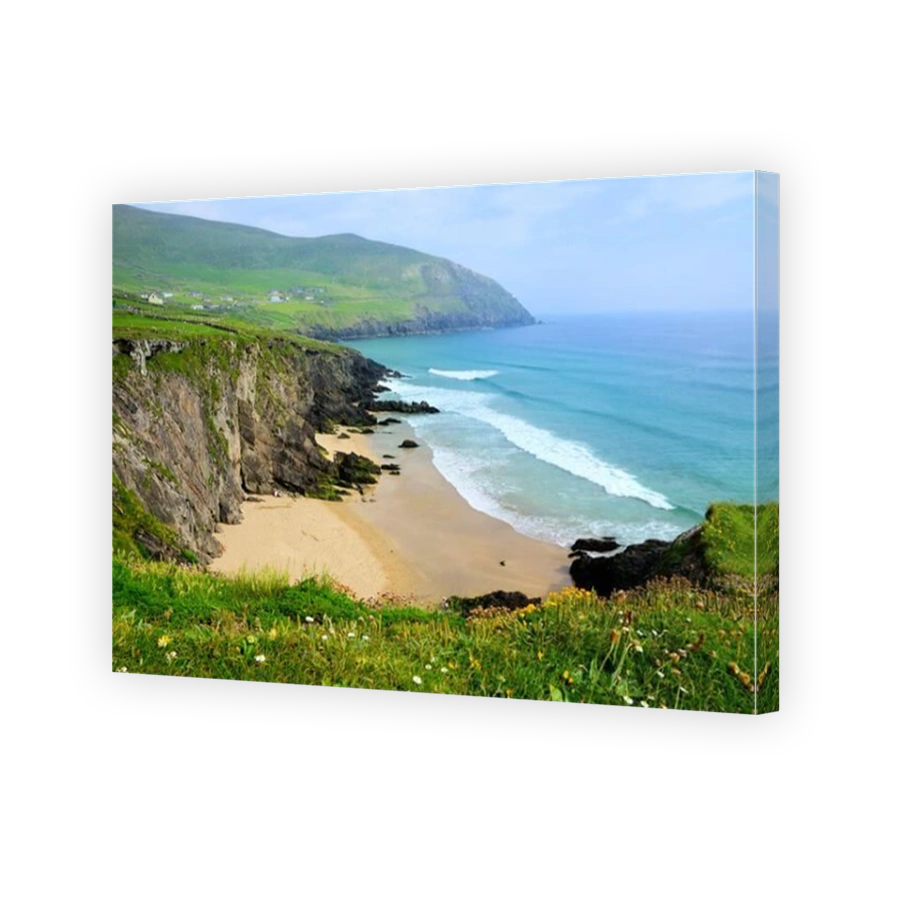 Beautiful Slea Head Beach along the scenic Dingle peninsula, County Kerry, Ireland