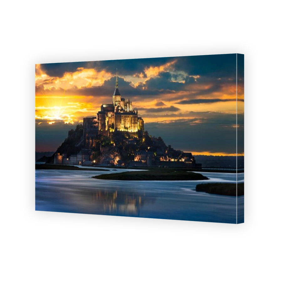 Le Mont-Saint-Michel at sunset, Normandie, Bretagne, France, Europe