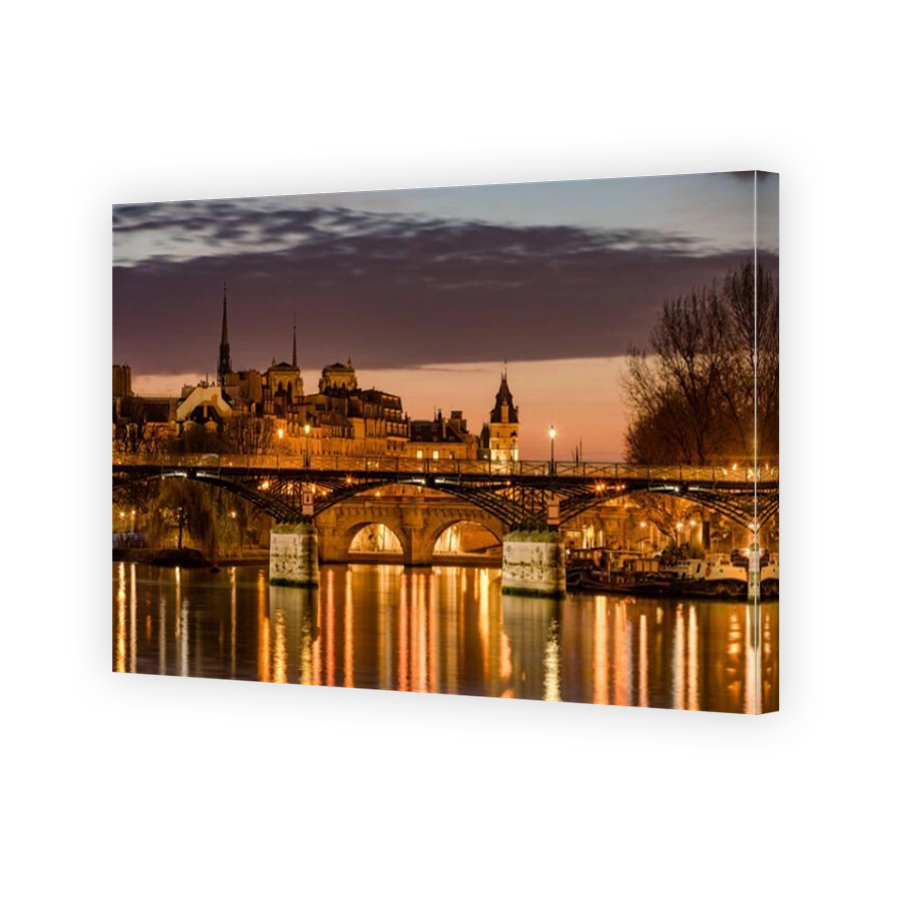 Sunrise on Ile de la Cite with the Pont des Arts, Pont Neuf and the Seine River. 1st Arrondissement, Paris, France
