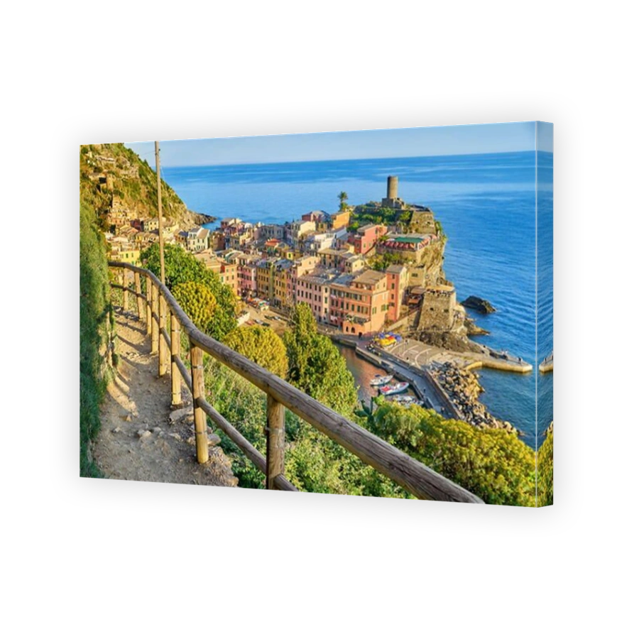 Cinque Terre - tourist hiking trail to Vernazza, Liguria, Italy