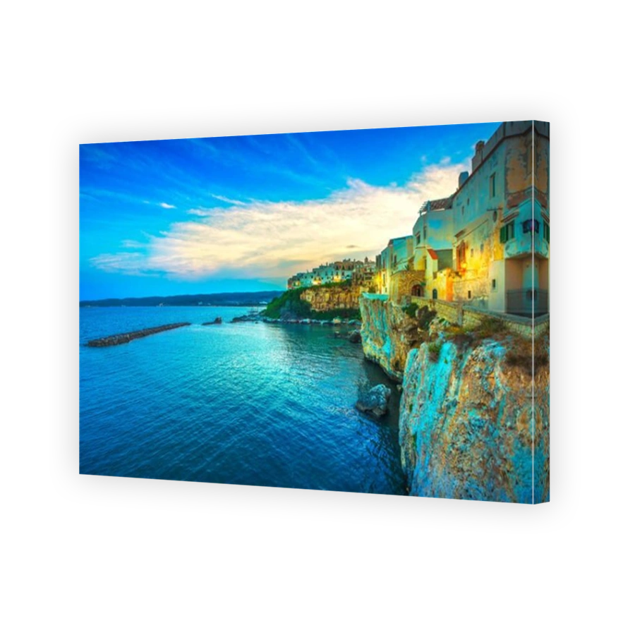 Vieste town on the rocks, Gargano peninsula, Apulia, southern Italy, Europe.