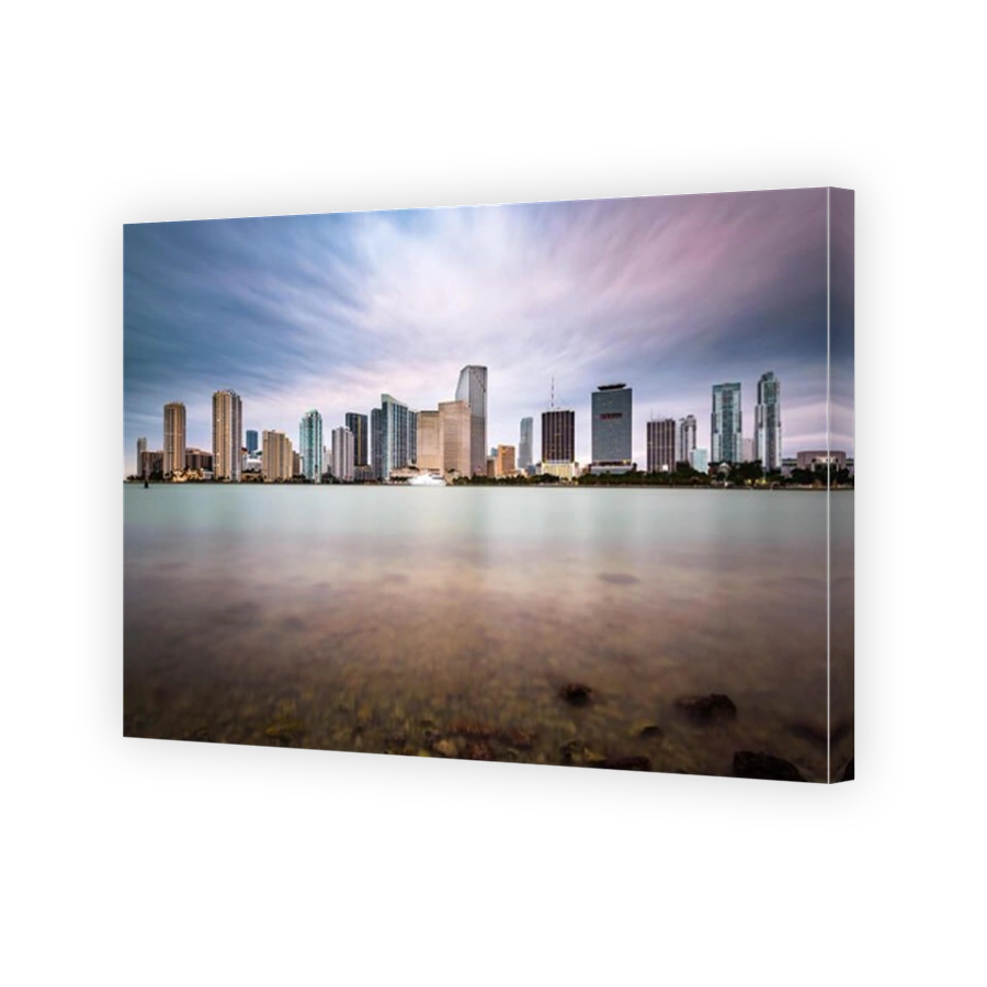 Miami, Florida skyline at Biscayne Bay.