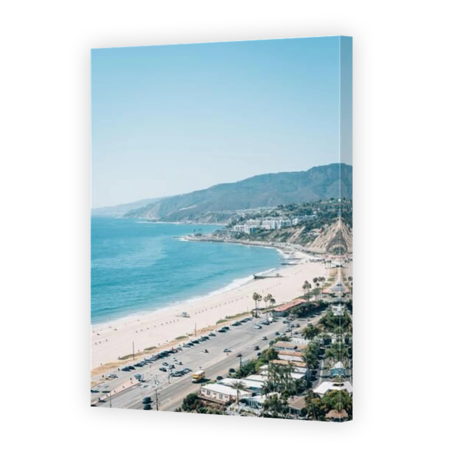 View of the Pacific Coast in Pacific Palisades, Los Angeles, California
