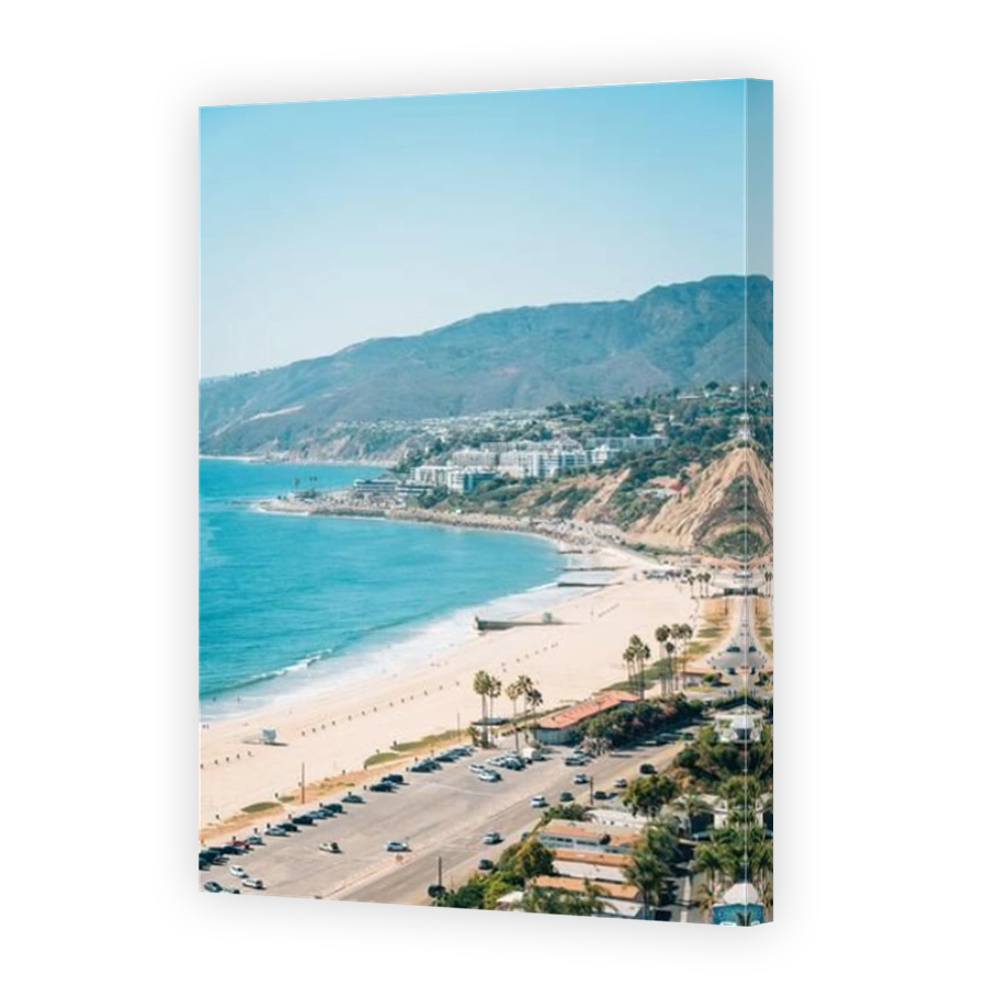 View of the Pacific Coast in Pacific Palisades, Los Angeles, California