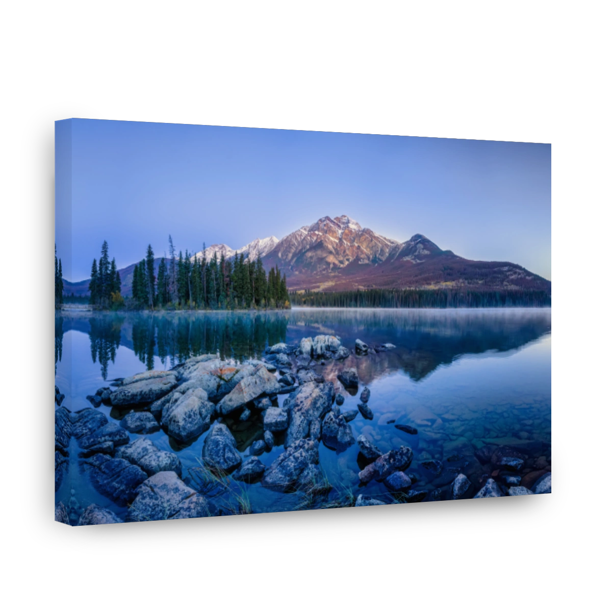Pyramid Lake, Jasper Alberta Kanada travel destination