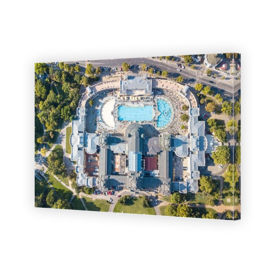 Széchenyi Thermal Bath or  Széchenyi Gyógyfürdő és Uszoda, Budapest, Hungary