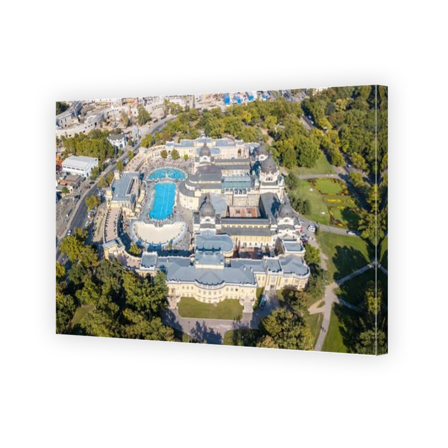 Széchenyi Thermal Bath or  Széchenyi Gyógyfürdő és Uszoda, Budapest, Hungary