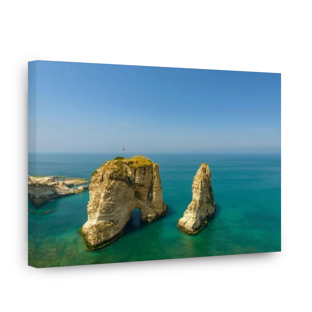 LEBANON, BEIRUT, RAS BEIRUT, GROTTE AUX PIGEONS, PIGEON ROCK (RAOUCHE)