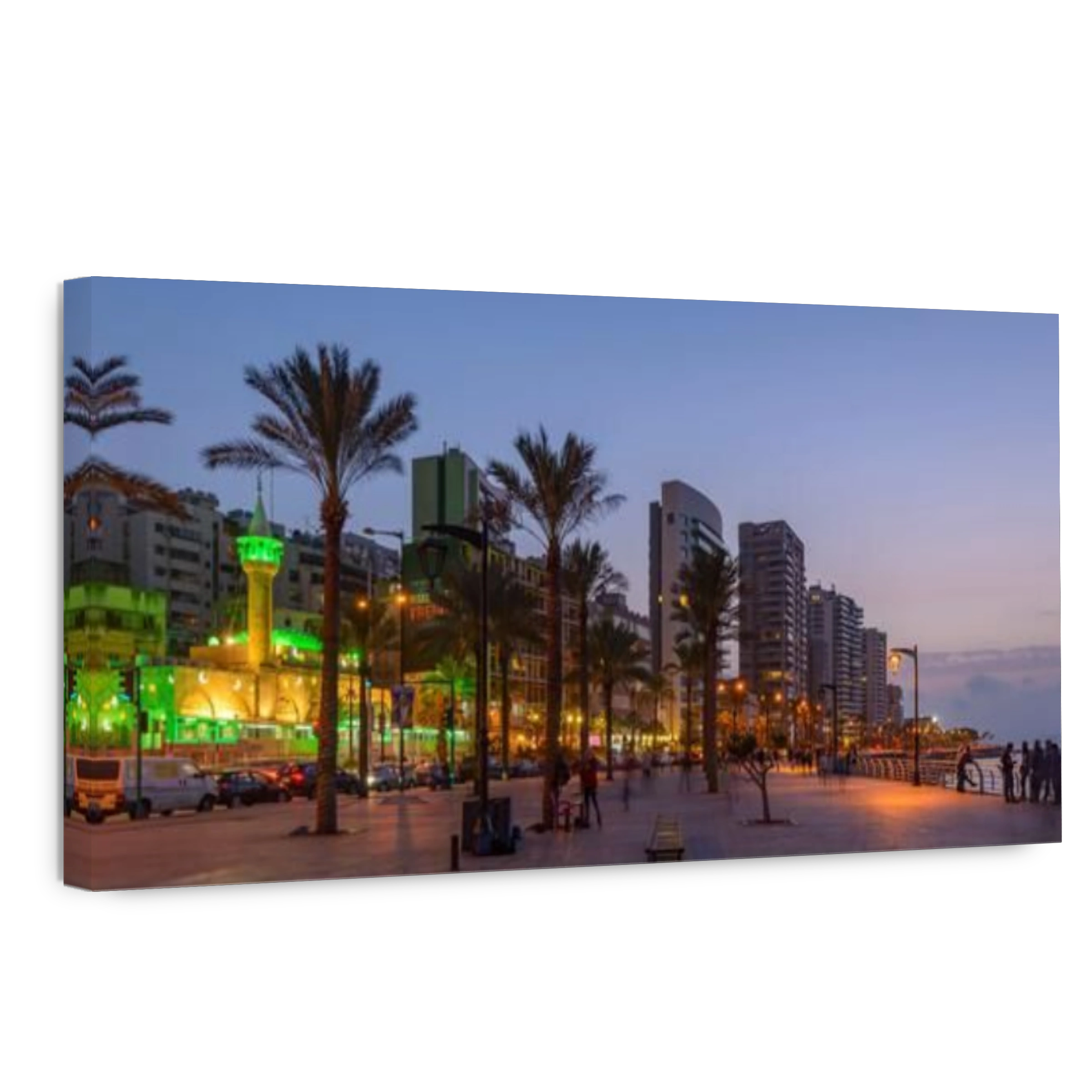 LEBANON, BEIRUT, DAR MREISSE, CORNICHE AIN EL-MREISSE AT DUSK, BEGINNING OF CORNICHE BEIRUT