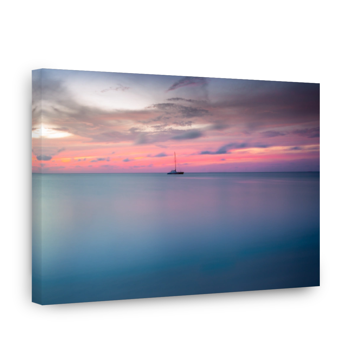 Aruba idyllic caribbean beach with boats at sunset, Dutch Antilles Sea