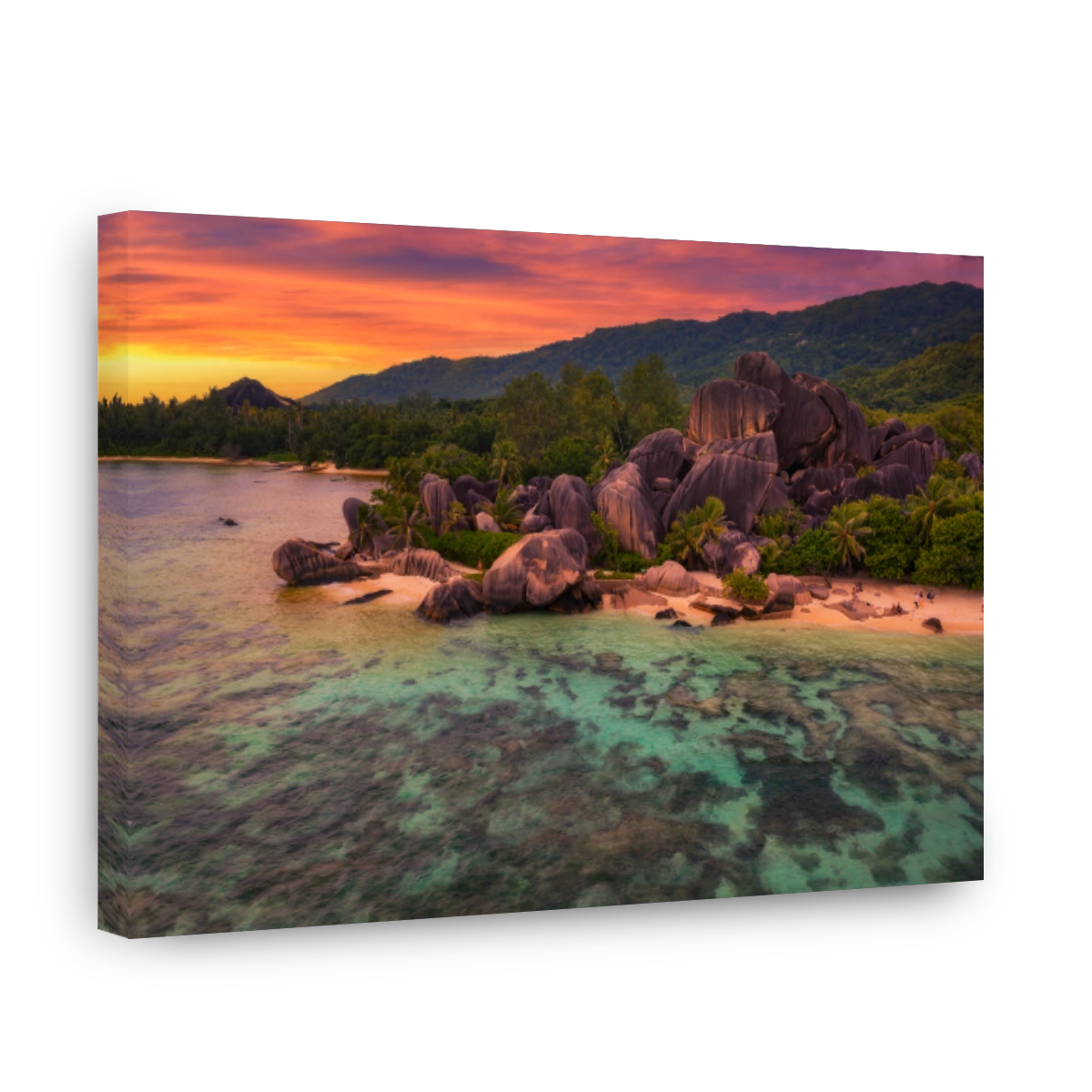 Sunset above Anse Source D'argent beach at the La Digue Island, Seychelles