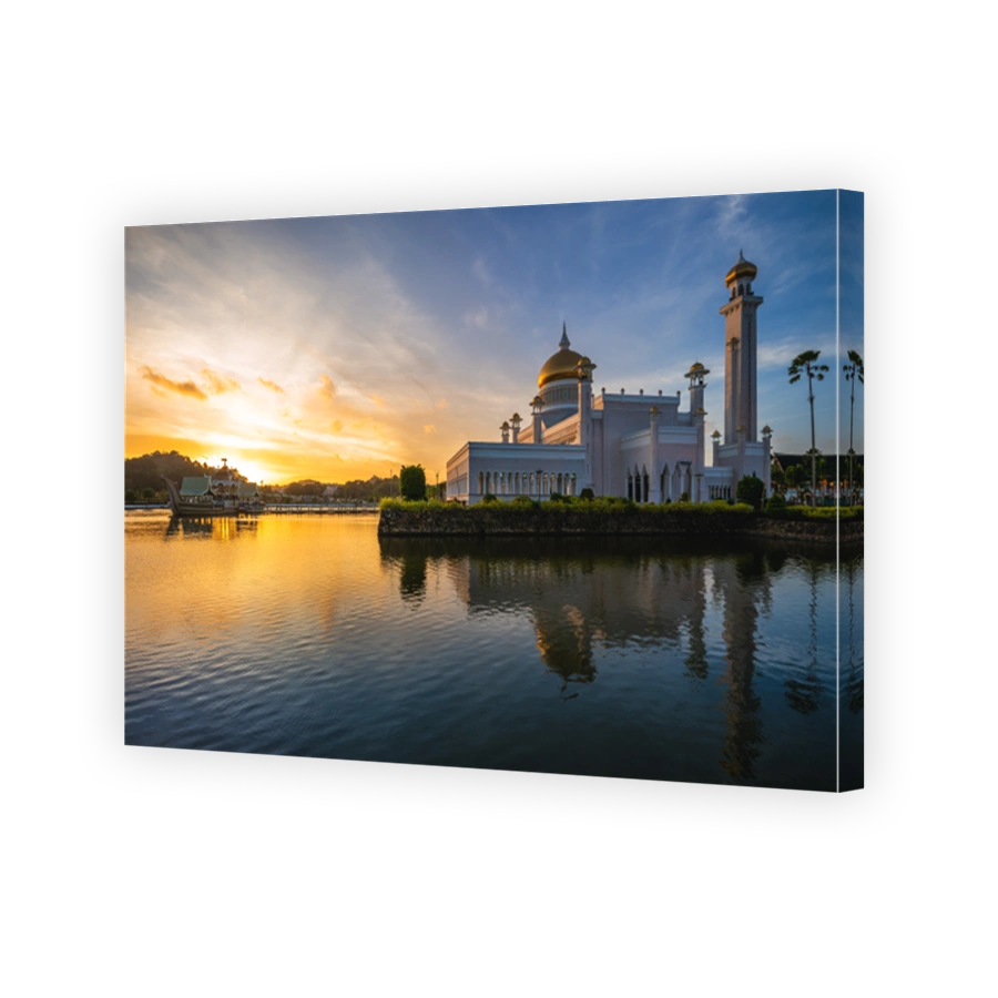 Omar Ali Saifuddien Mosque in Bandar Seri Begawan
