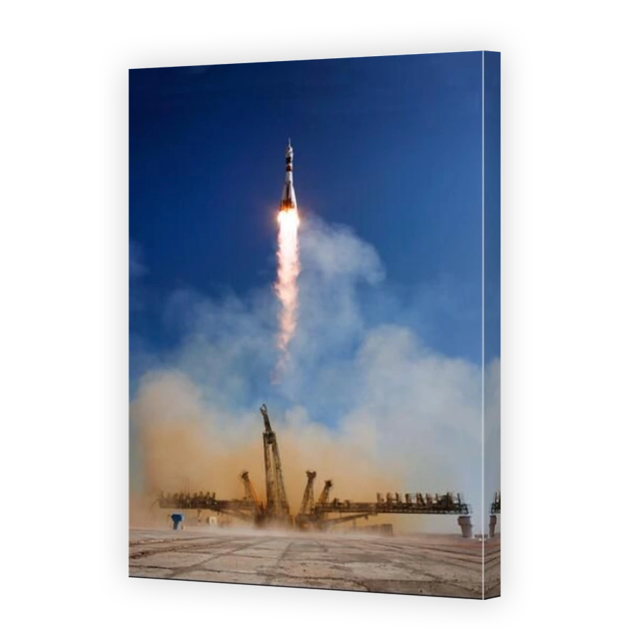 The Soyuz TMA-16 launches from the Baikonur Cosmodrome in Kazakhstan on 30 September 2009 en route to the International Space Station (ISS).   A unique, optimised and digitally enhanced version of a NASA image by senior NASA photographer Bill Ingalis / cr