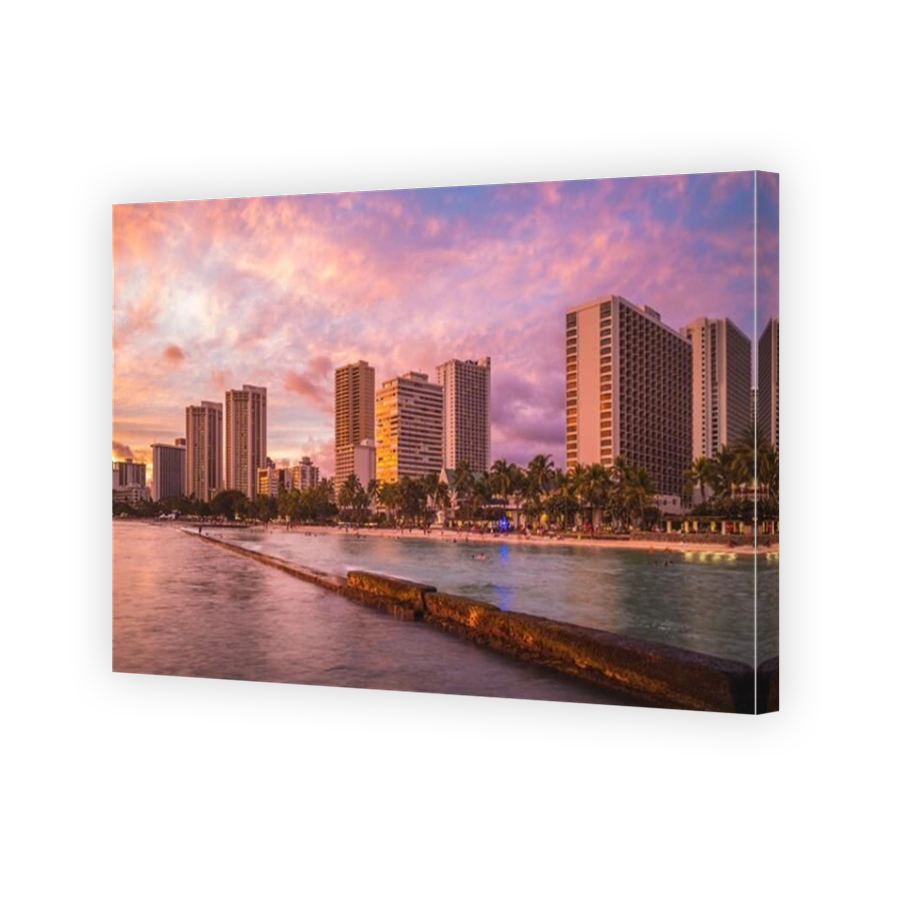 Skyline of Honolulu at Waikiki beach, Hawaii, US