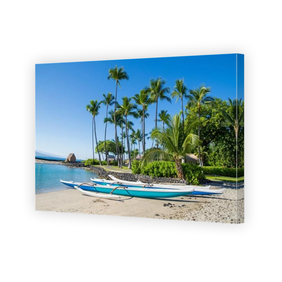 Hawaiian outrigger canoe at Kamakahonu Beach Kailua-Kona, Big Island, Hawaii